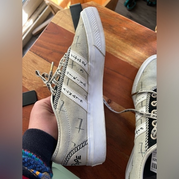 Adidas Hood Pope Sneakers Men’s size 8 Similar to Adidas Sambas Style - Picture 6 of 10